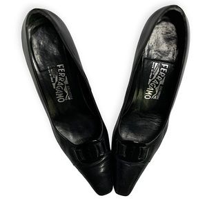 VINTAGE Salvatore Farragamo leather heels size 7